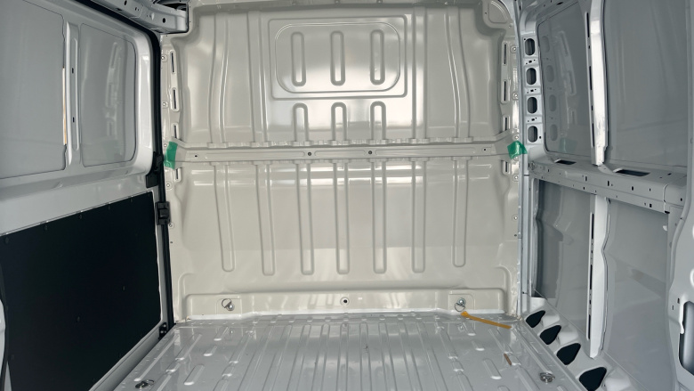 Peugeot Boxer 3500 L2 Diesel 2.2 BlueHDi 140 H1 Van Professional